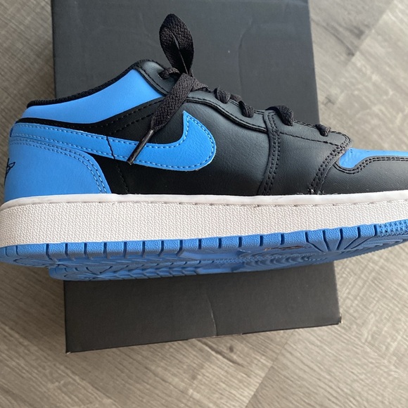 Nike Air Jordan 1 Low Light blue/black - Picture 9 of 9
